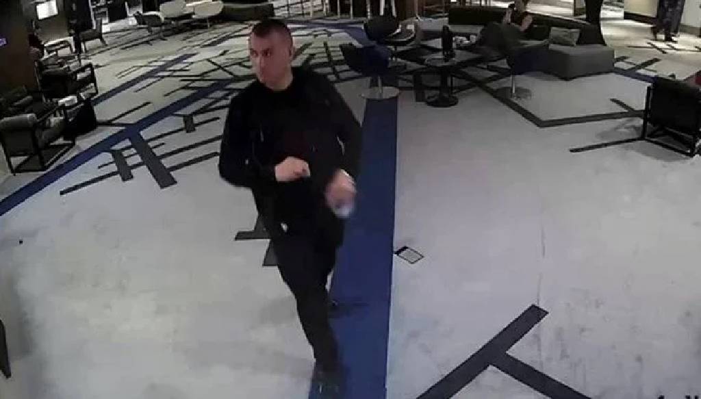 İBB'ye yönelik operasyonda kamerayı kapatan koruma gözaltına alındı