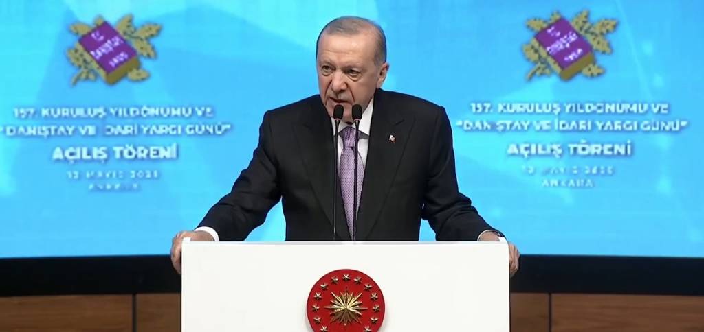 Cumhurbaşkanı Erdoğan'dan önemli açıklamalar... 'Kimse yargıya parmak sallayamaz'