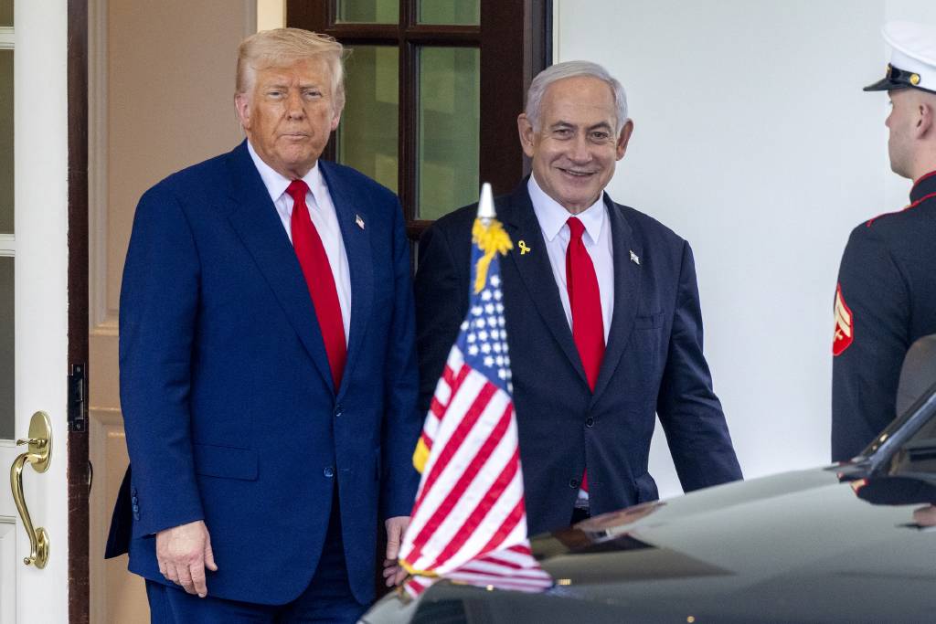 Trump, Netanyahu'nun yargılandığı yolsuzluk davasının iptalini istedi!