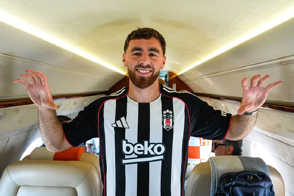 Orkun Kökçü: "Aileme kavuştum."