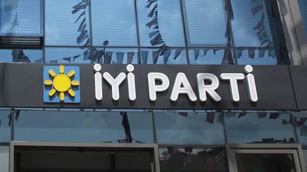 İYİ Parti'den dikkat çeken SMS!