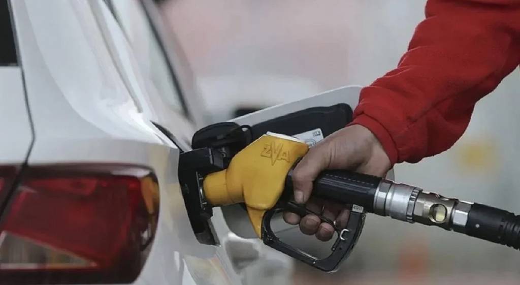 Benzime zam geldi, motorine zam yolda