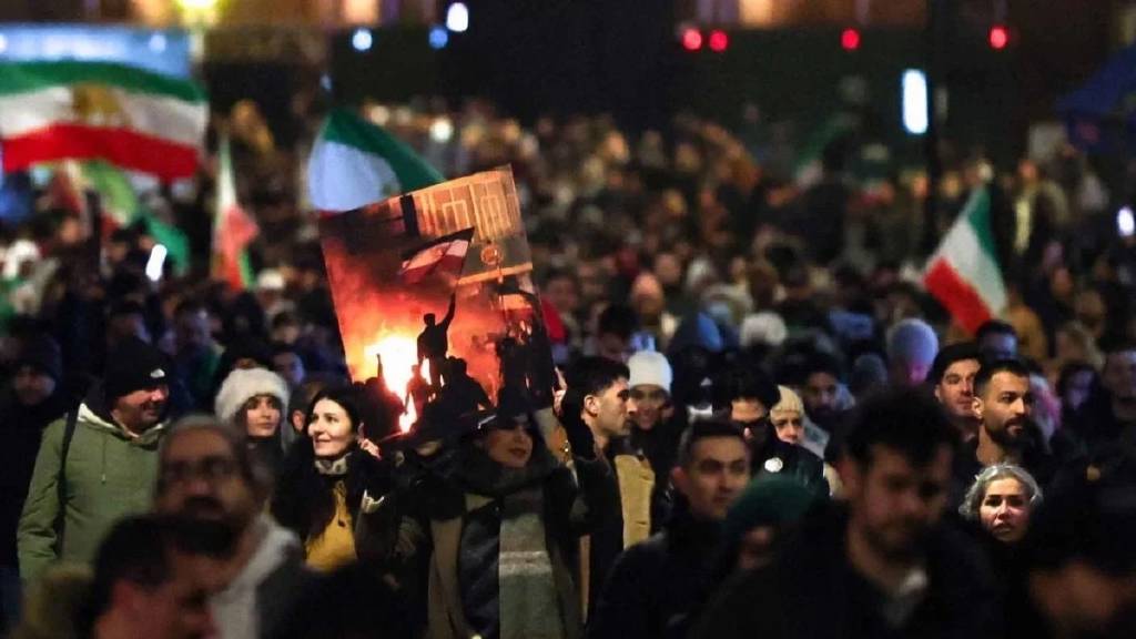 İran'da can kaybı 2 bin 615'i geçti