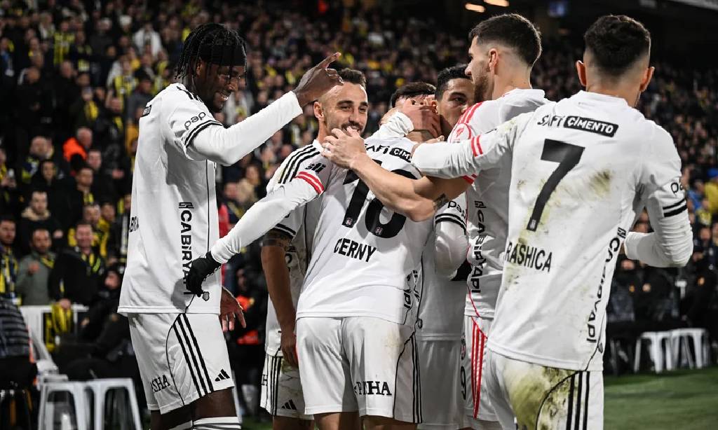 Beşiktaş'ta yaprak dökümü başlıyor