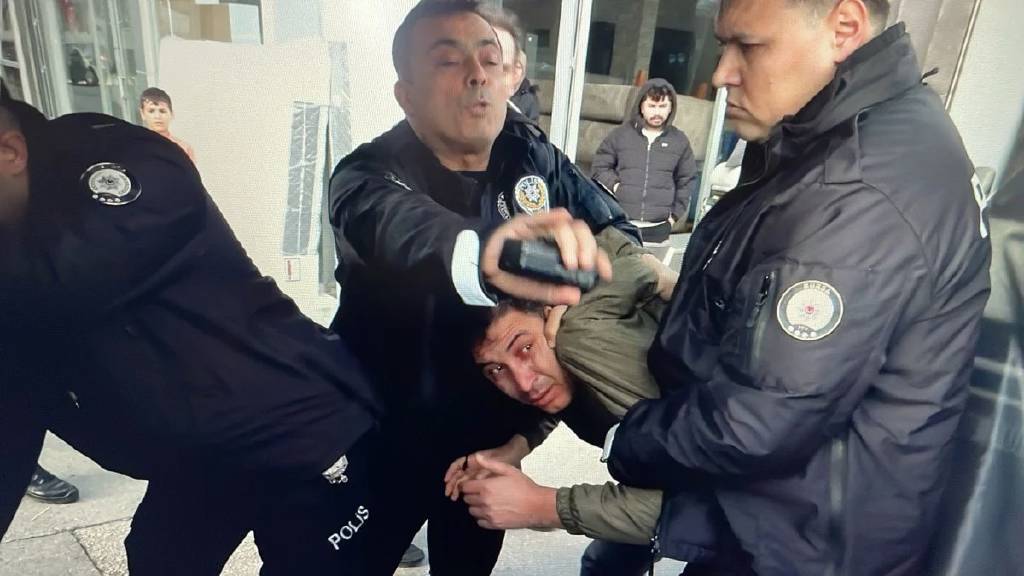 Bursa Belediye Başkanı'na saldırı girişimi