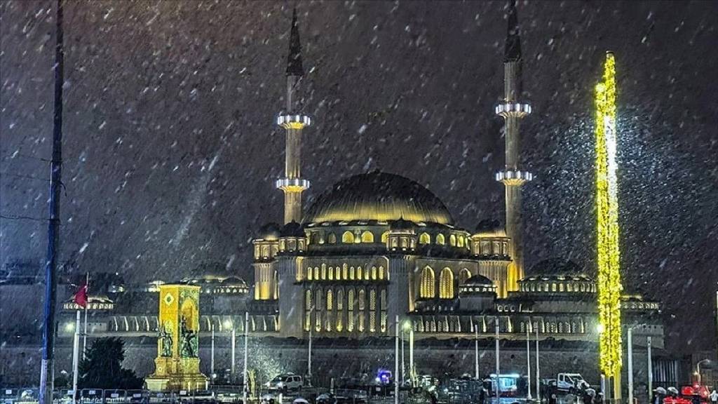 İstanbul'a hafta sonu yeni kar uyarısı