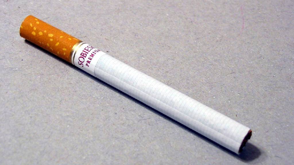 Sağlık Bakanı Memişoğlu: Sigara satışı kimlikle olacak