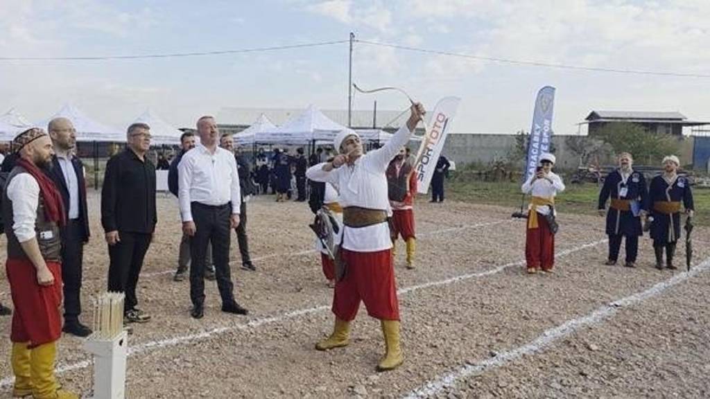 Geleneksel Türk Okçuluğu Türkiye Şampiyonası Karacabey'de başladı
