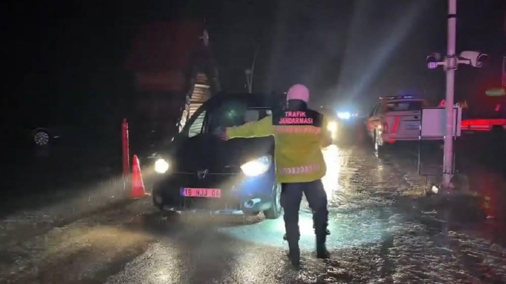 Uludağ'da kar kalınlığı 20 santimetreye ulaştı