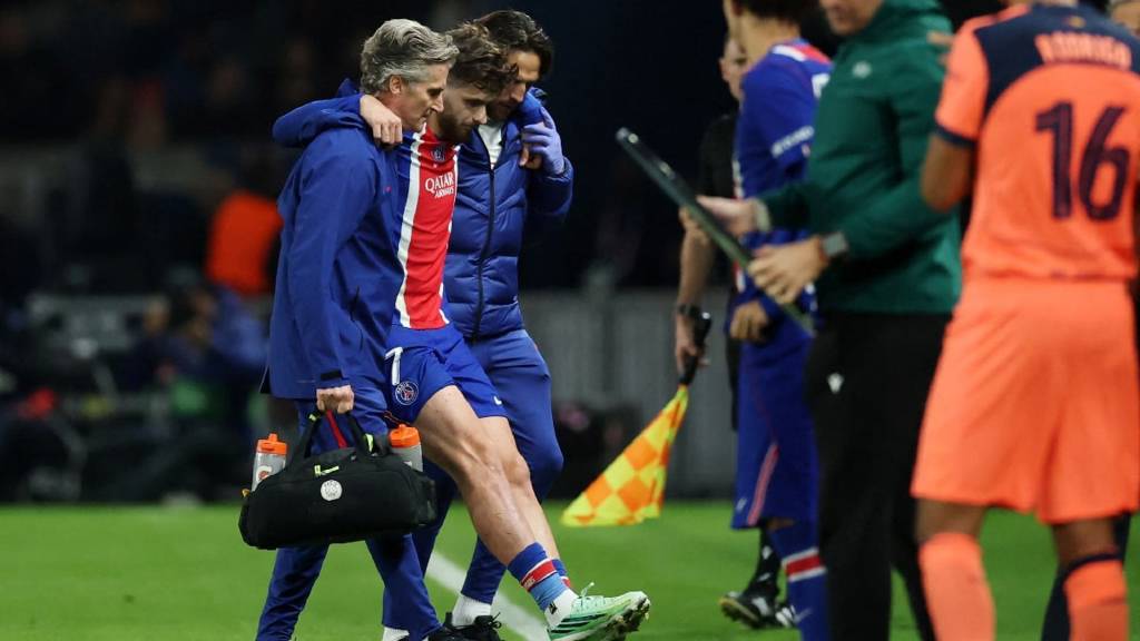 Kvaratskhelia'dan PSG'ye kötü haber: Çapraz bağları koptu