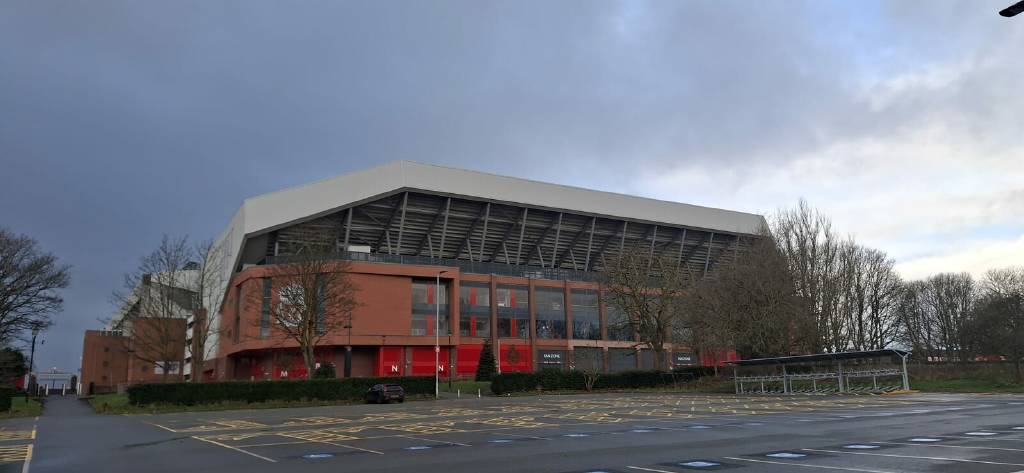 Manchester City, Anfield'da Liverpool'u 3-0 mağlup etti