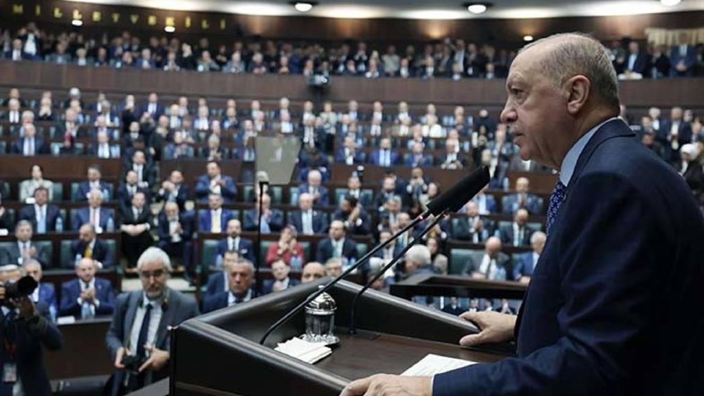 Erdoğan'dan Özel'e tepki: Hayırdır kiminle savaştasınız?