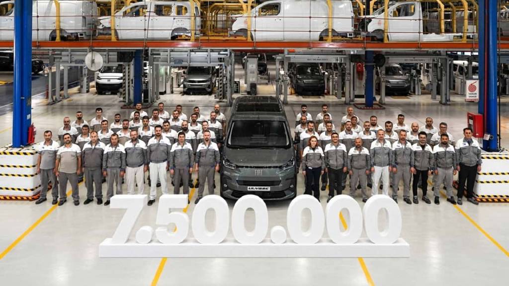 Tofaş, 7,5 milyonuncu aracını banttan indirdi
