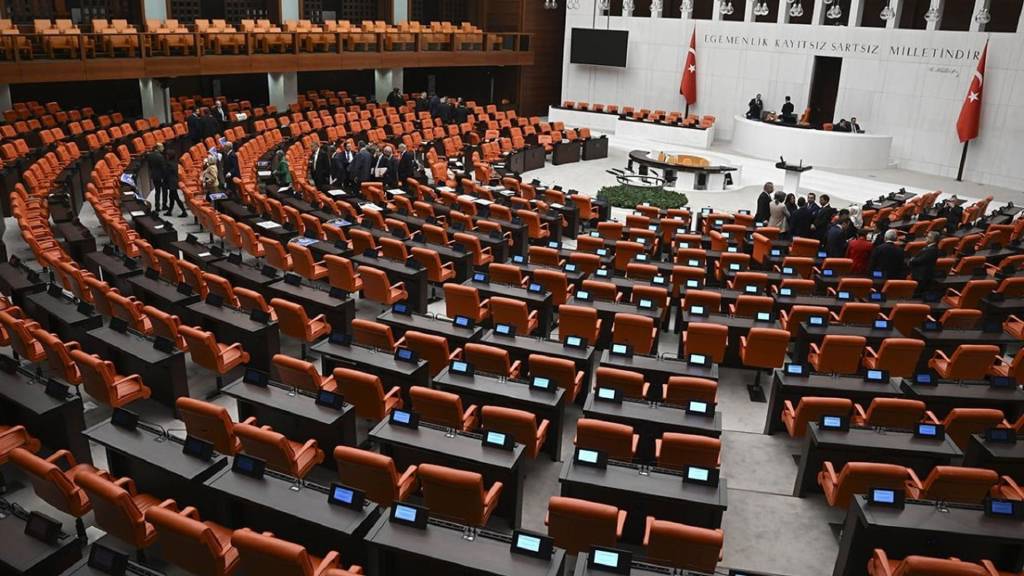 Yatırım fonlarına ilişkin kanun teklifi Meclis'ten geçti