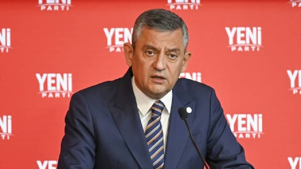 "Cumhurbaşkanı adayımız Özgür Özel"