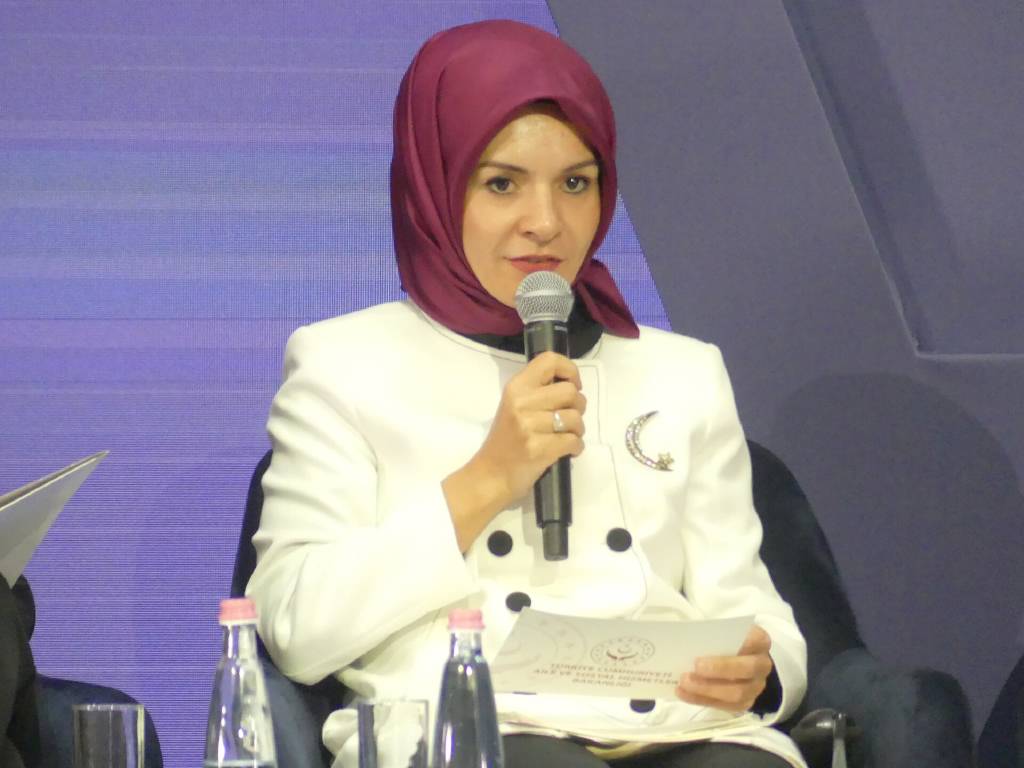 Bakan Göktaş: Çocuk hesaplarına yüksek gizlilik ayarları geliyor