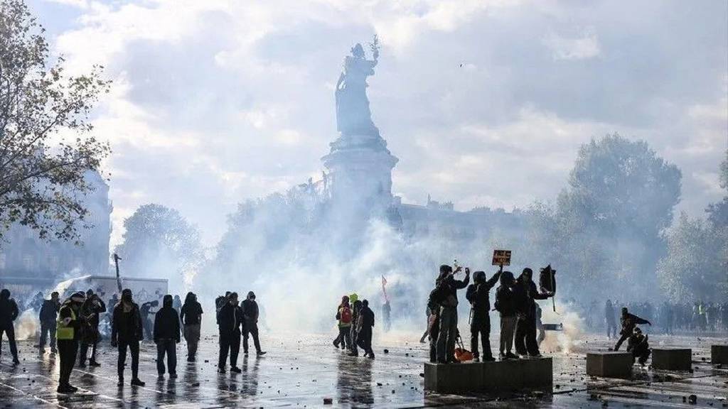 Fransa'da Lille dahil 4 kentte sokağa çıkma yasağı ilan edildi