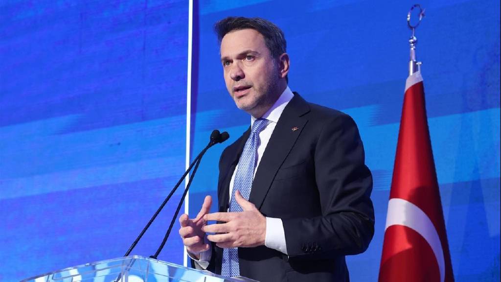 Bakan Bayraktar: Hedefimiz günlük 1 milyon varil petrol üretimi