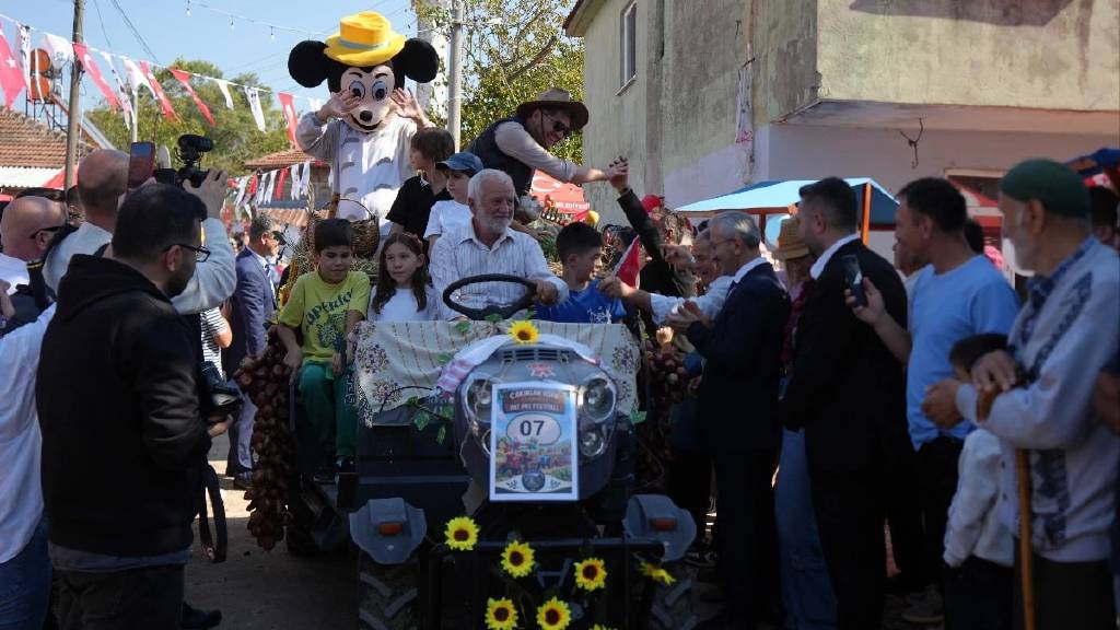 İzmit'te Patpat Festivali renkli görüntülere sahne oldu