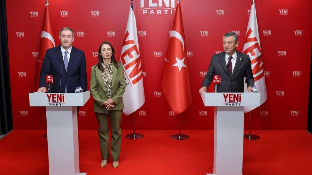 Özel, DEM Parti heyetiyle görüştü: Barıştan herkes kazançlı çıkar