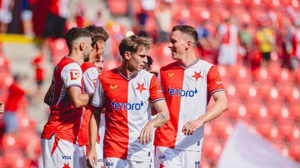 Fenerbahçe'nin rakibi Slavia Prag: Ligde yenilmez, Avrupa'da puansız