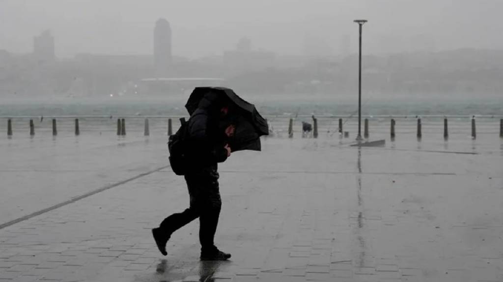 AKOM'dan İstanbul için fırtına uyarısı: Saatte 80 kilometreye çıkacak