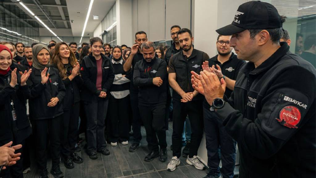 Fergani'nin altıncı uydusu FRG-100D4 uzaya fırlatıldı