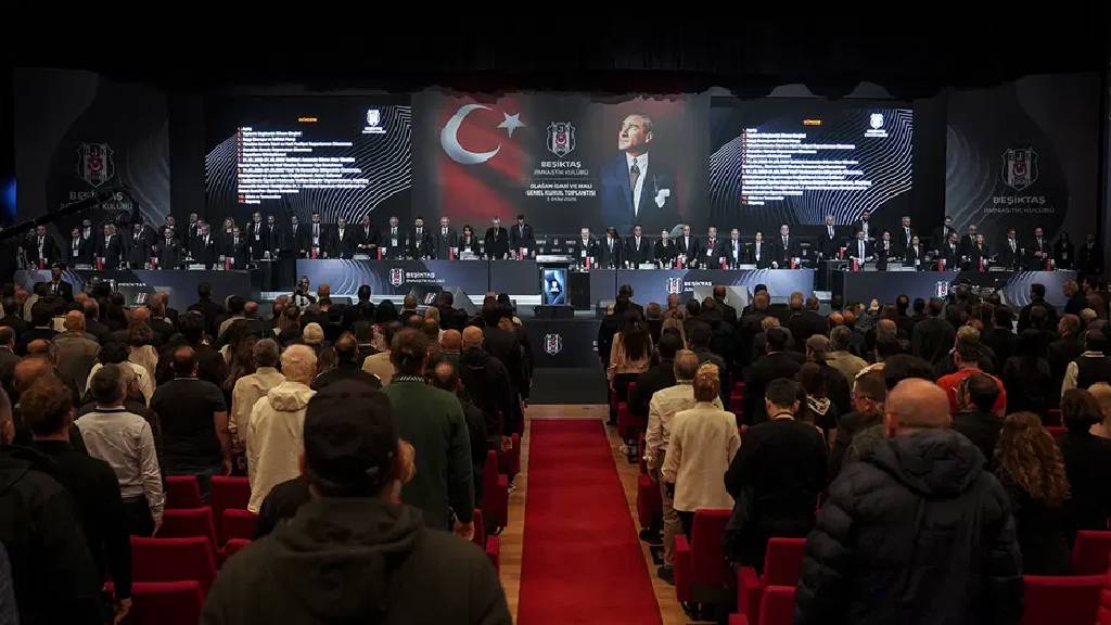 Beşiktaş'ta Serdal Adalı yönetimi devam ediyor