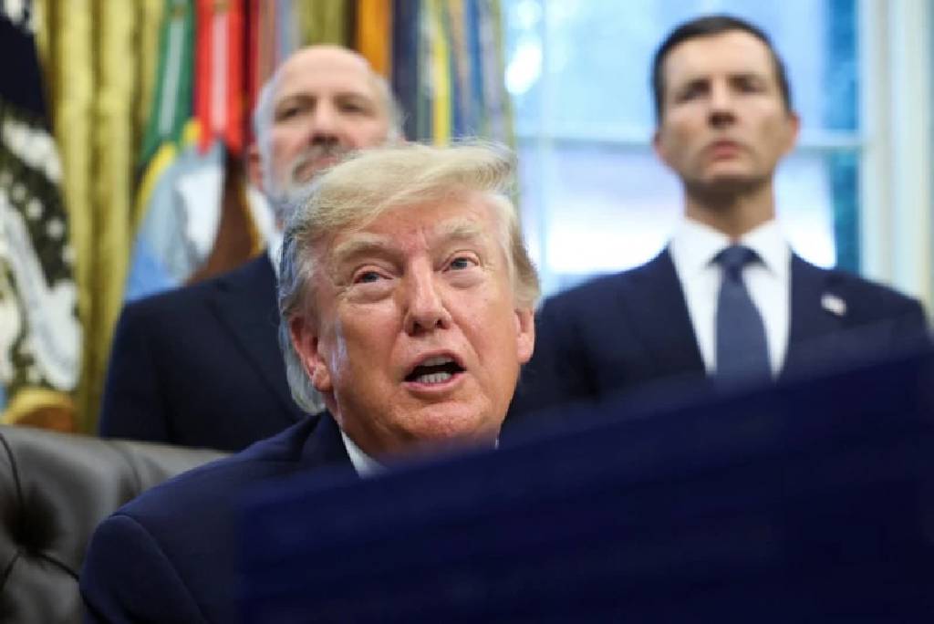 Trump, akaryakıt fiyatlarında rafinerileri işaret etti