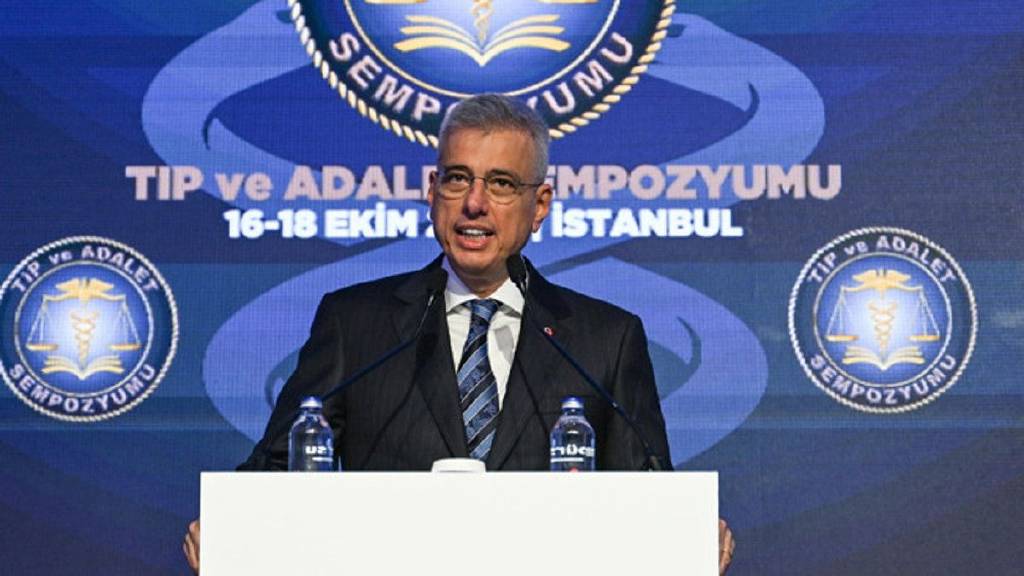 Bakan Memişoğlu: Hasta ve çalışan haklarını tek çatıda birleştireceğiz