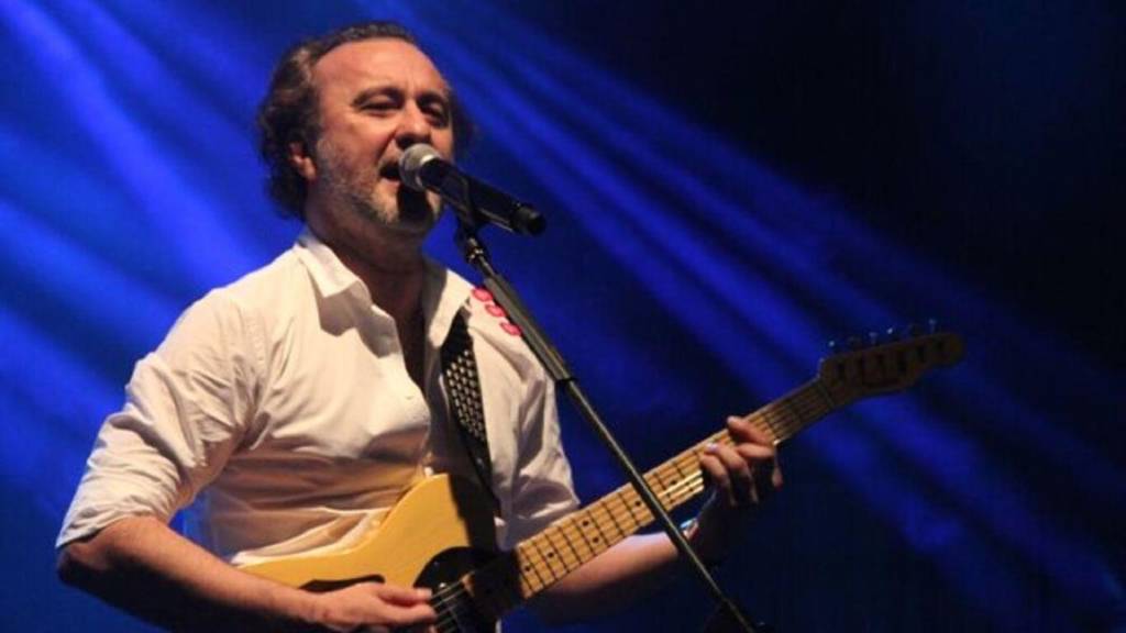 Şarkıcı Nev, 57 yaşında hayatını kaybetti