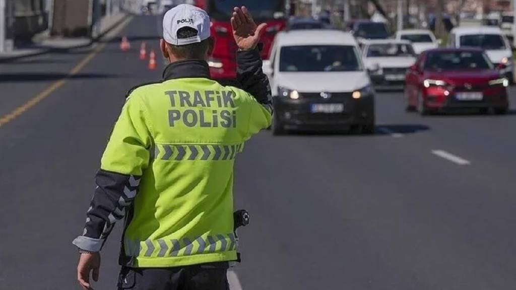 İstanbul'da yarın bazı yollar 07.00-13.00 arası trafiğe kapalı