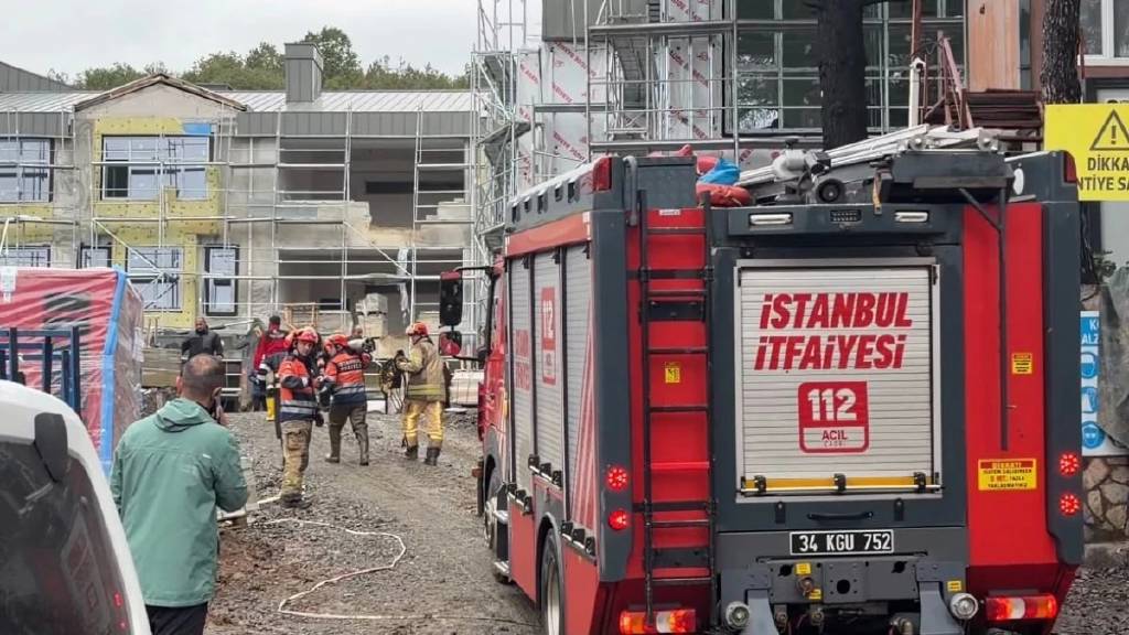 İstanbul'da sel suyunu tahliye ederken kuyuya düşen işçi öldü