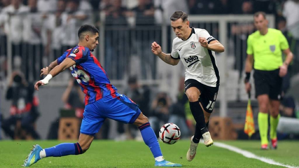 Beşiktaş - Crystal Palace maçında ilk yarının bitiş düdüğü duyulmadı