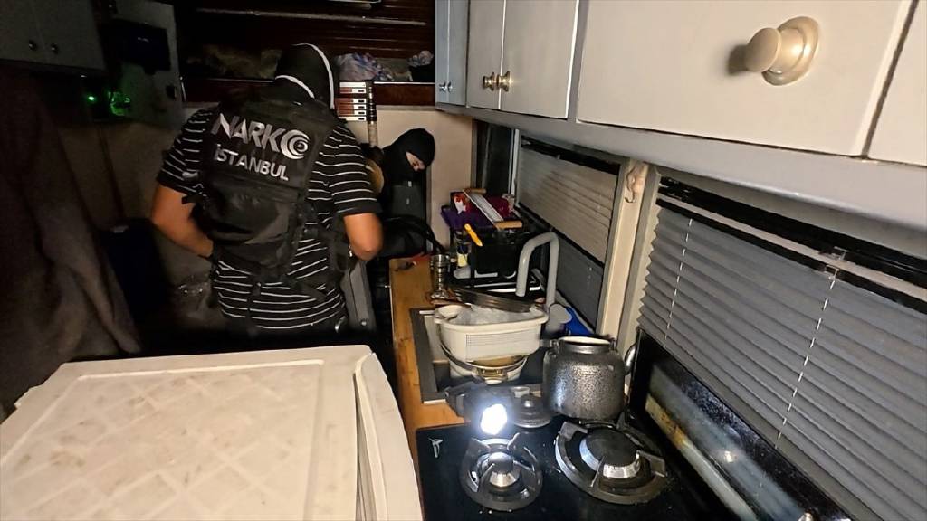 Şişli'de karavanlı uyuşturucu operasyonu: 213 kilo ele geçirildi