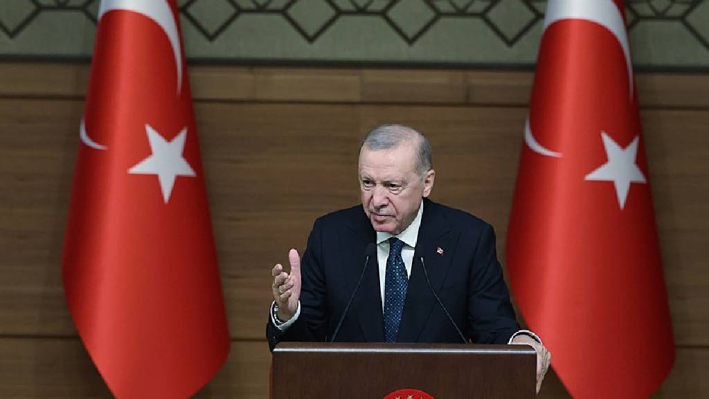 Erdoğan Muhtarlar Günü'nde: Büyük milletlerin imtihanı büyük olur
