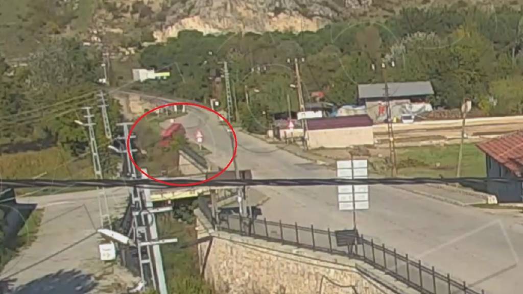 Amasya'da servis minibüsü dere yatağına uçtu: 9 yaralı