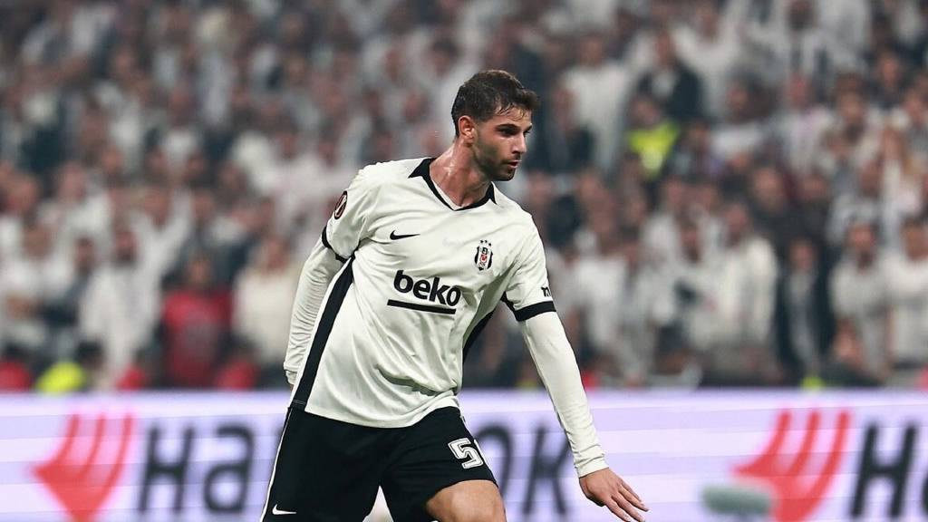 Beşiktaş'ta Ümit Akdağ'ın elinde kırık tespit edildi