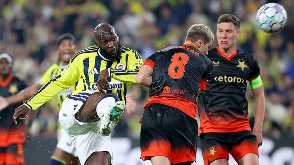Fenerbahçe, Slavia Prag ile 2-2 berabere kaldı