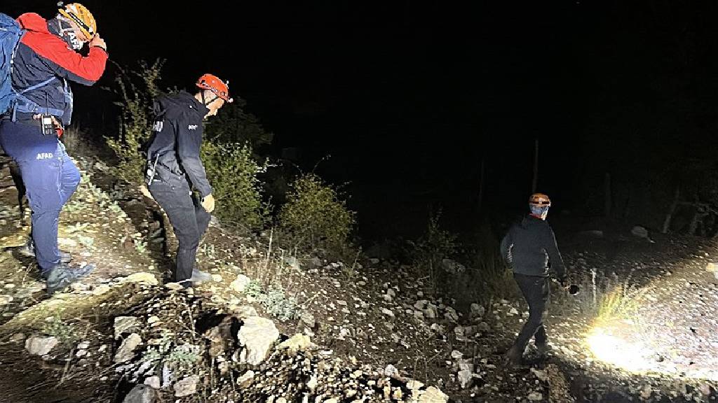 Isparta'da kanyonda mahsur kalan İHH gönüllülerinden 3'ü kurtarıldı
