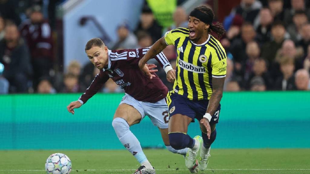 İngiltere'de 2 Fenerbahçe taraftarı gözaltına alındı