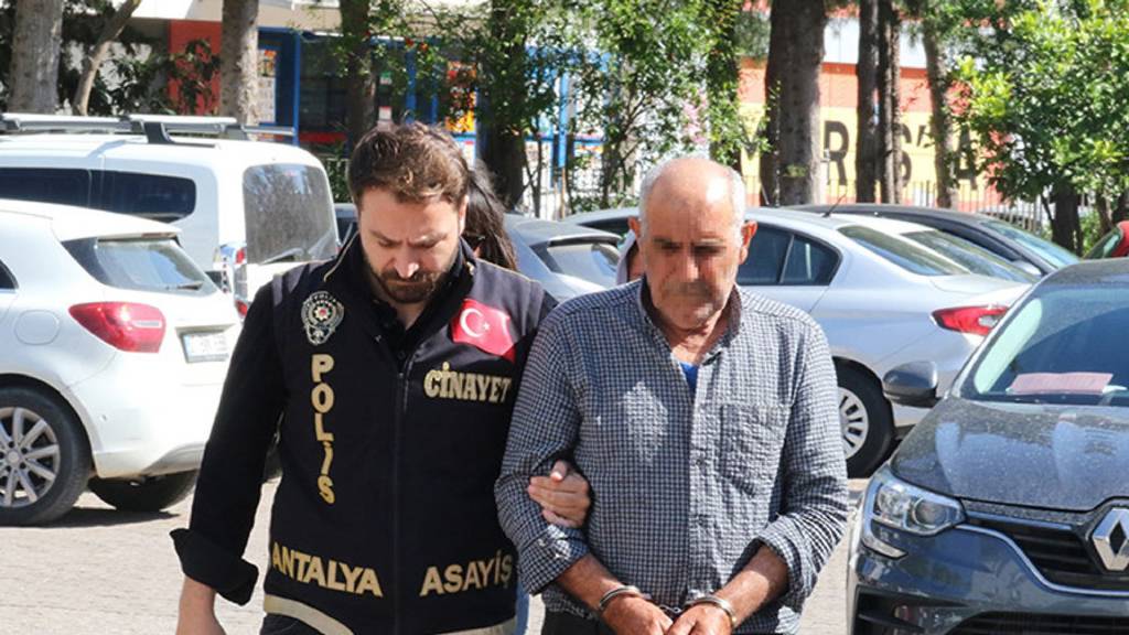 Noter önünde yeğenini öldüren sanık: Korkutmak istedim