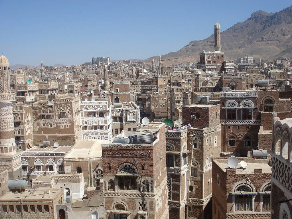 Yemen'de çatışmalar tırmanıyor: Husiler Aramco tesislerini hedef gösterdi