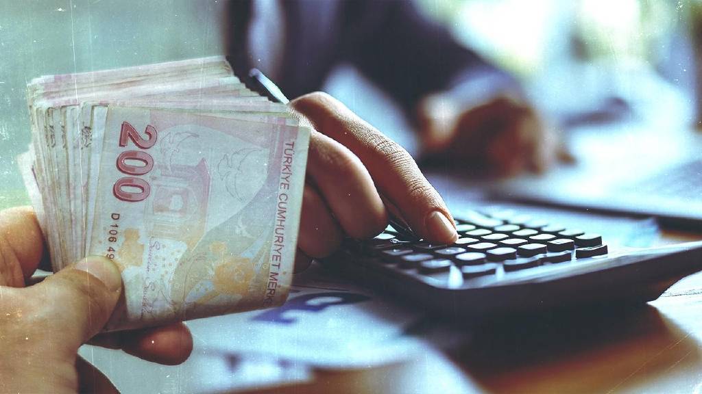 Memurun fazla mesai ücreti belli oldu: Saatlik 19,85 lira