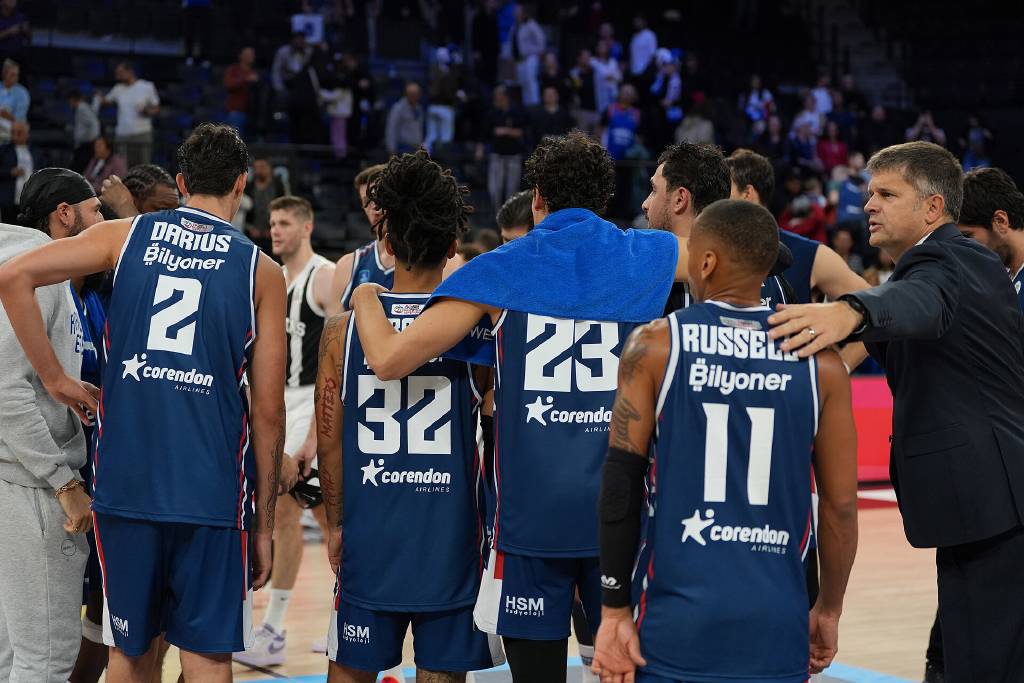 Basketbol Süper Ligi'nde 3. hafta: Anadolu Efes ve Fenerbahçe kazandı, Beşiktaş Ankara'da dağıldı