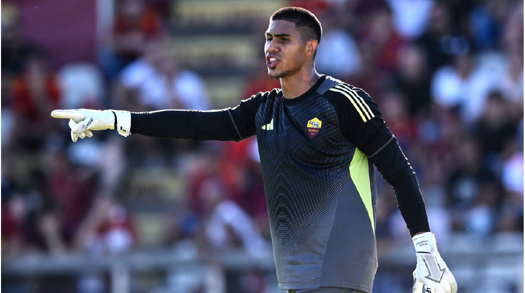 Siyah-beyazlı kaleci bugün İstanbul'a iniyor