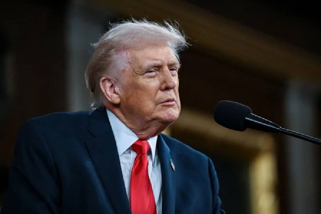 Trump'ın askeri yetkilerini sınırlayacak tasarı gündemde