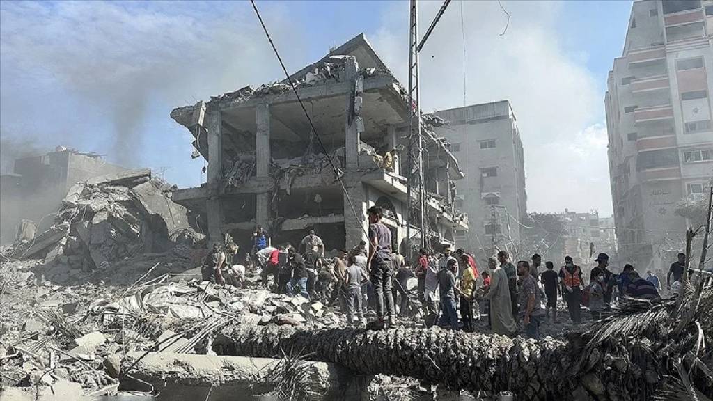 İsrail, Gazze'ye saldırmaya devam ediyor