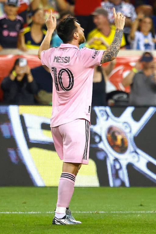 Messi, Lige galibiyetle başladı