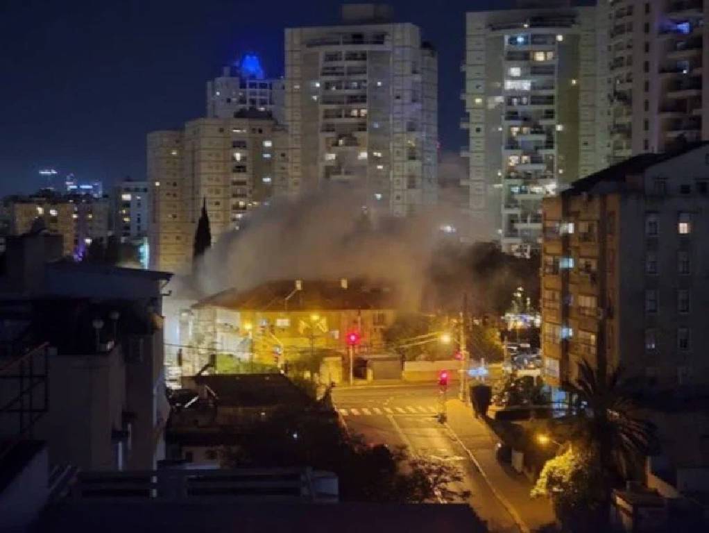 İran saldırı dalgası İsrail'i vurmaya devam etti